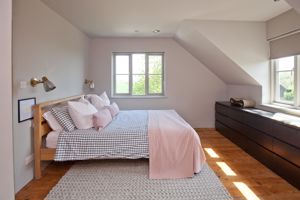 Main Bedroom - click for photo gallery